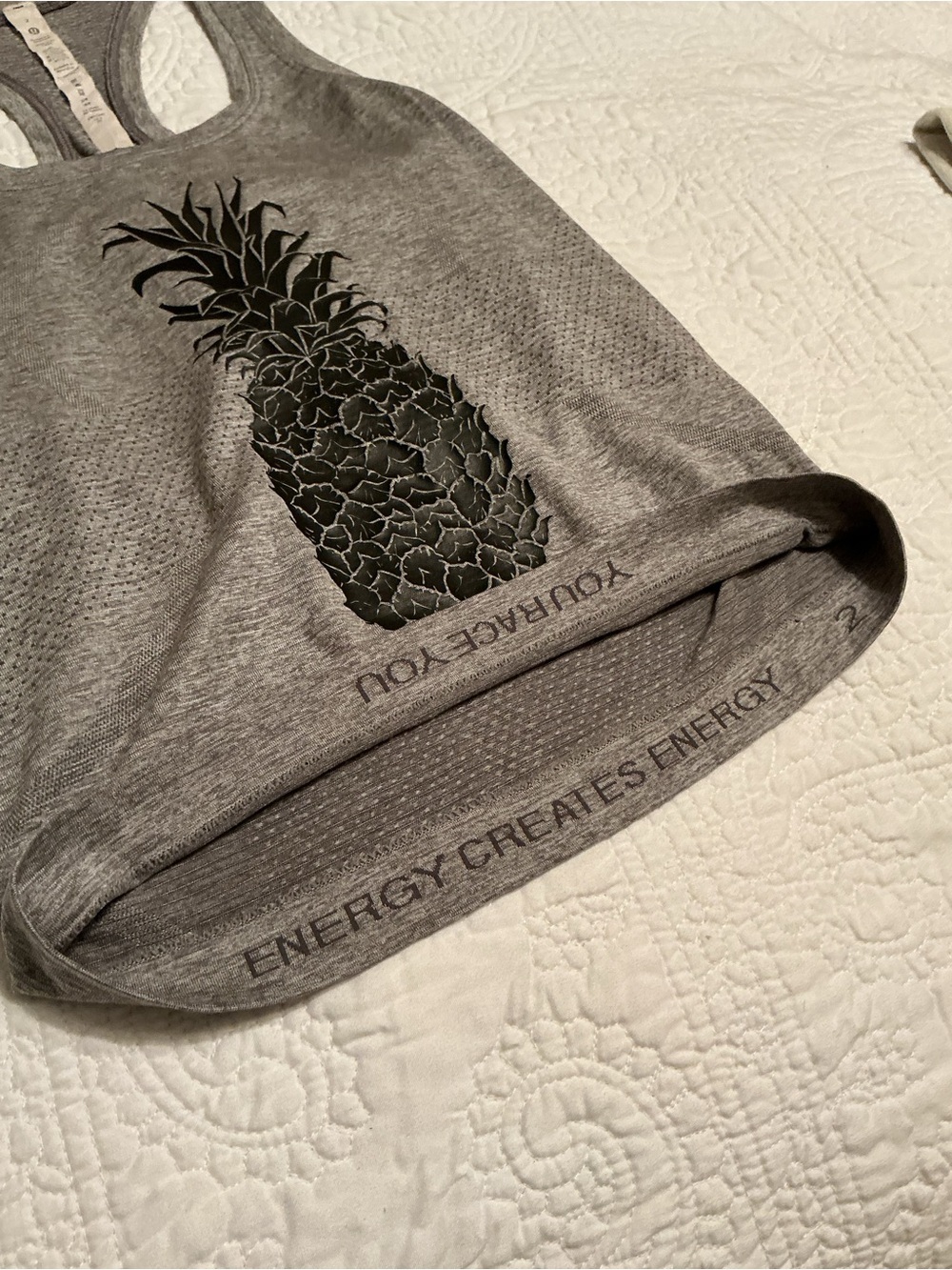 RARE LULULEMON Swiftly Tech Tank 2.0 Gray Hawaii Pineapple Design Size 2 - Picture 4 of 9